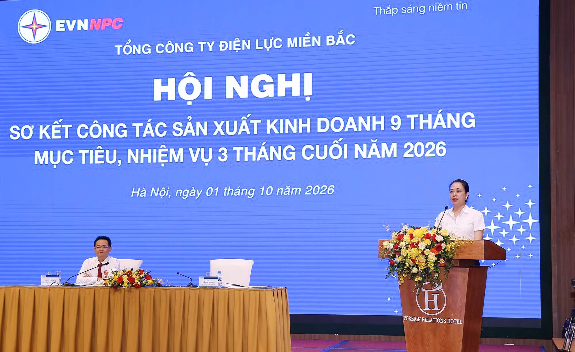 ba-do-nguyet-anh-bi-thu-dang-uy-chu-tich-hdtv-evnnpc-phat-bieu-chi-dao-hoi-nghi.jpg