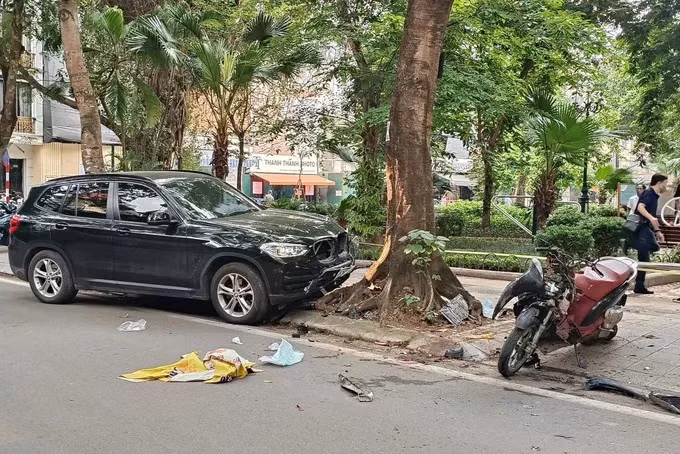 Hiện trường vụ tai nạn giao thông tại đường Nguyễn Huy Tự, Hà Nội.