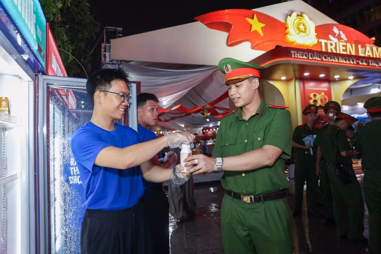 Trạm tiếp năng lượng Vinamilk trong sự kiện “Tổ quốc bình yên” ảnh 5