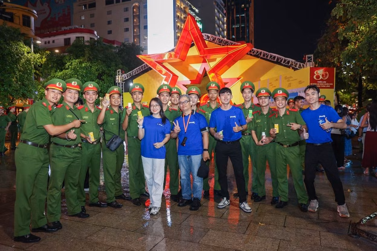 Trạm tiếp năng lượng Vinamilk trong sự kiện “Tổ quốc bình yên” ảnh 1