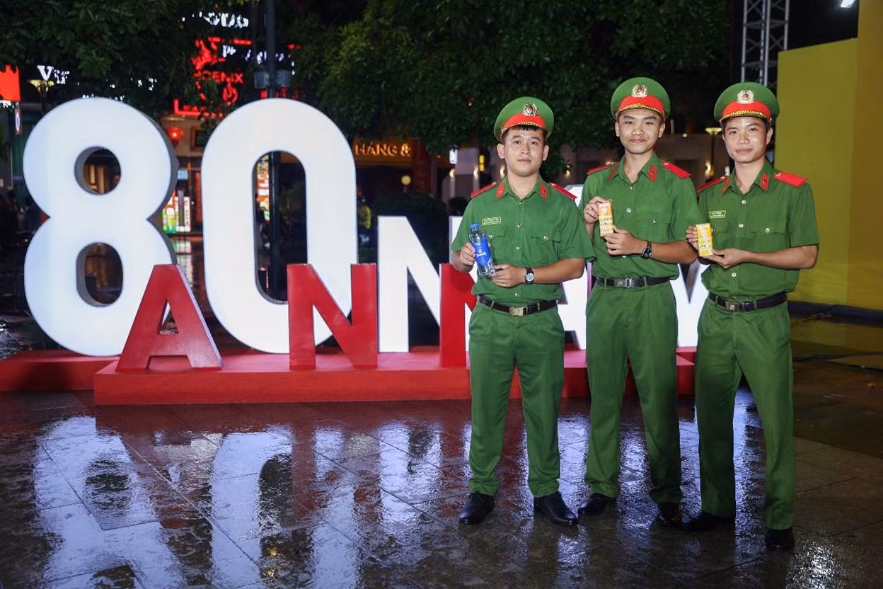 Trạm tiếp năng lượng Vinamilk trong sự kiện “Tổ quốc bình yên” ảnh 9