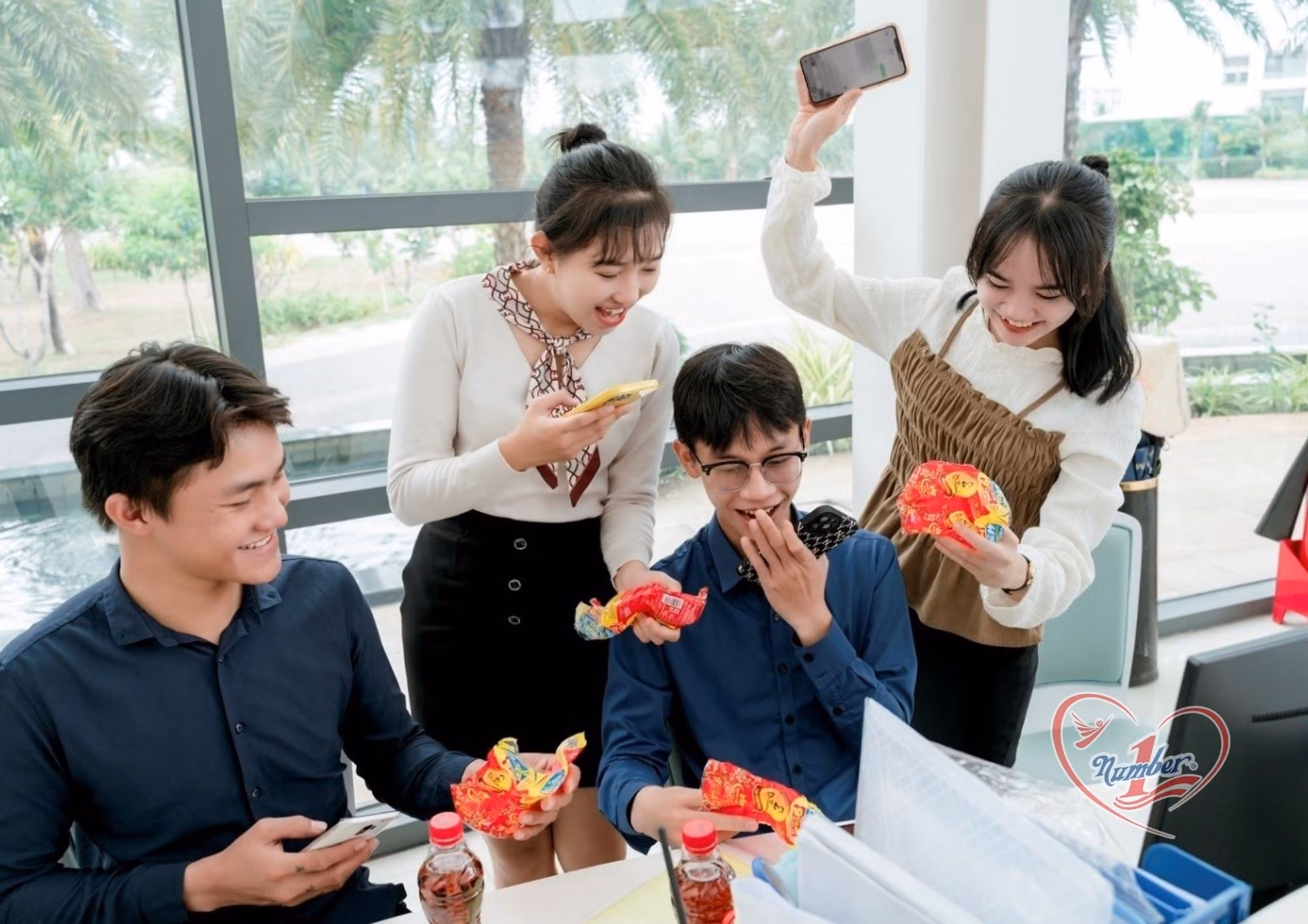 Gần 6 triệu lượt tham gia "Xé ngay trúng liền": Lan tỏa những hy vọng bình dị ảnh 3