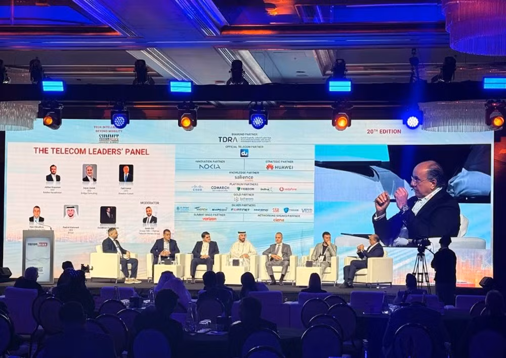 Quang cảnh phiên toạ đàm The Telecom Leaders'panel tại lễ trao giải thưởng Telecom Review Excellence Awards 2026.