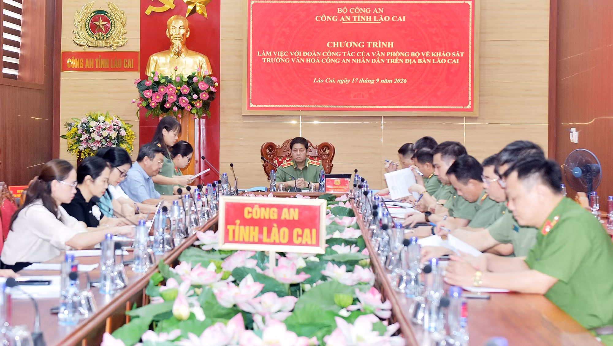 anh-1-quang-canh-chuong-trinh-lam-viec-2.jpg