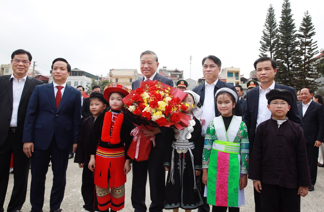 Cao Bằng cùng cả nước bước đi vững chắc trên con đường phát triển -0