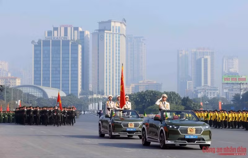 Theo kế hoạch đề ra, tại buổi lễ, các lực lượng tham gia bảo vệ Đại hội XIV của Đảng đã tiến hành duyệt đội ngũ, diễu hành phương tiện và diễn tập các phương án bảo vệ Đại hội XIV của Đảng.