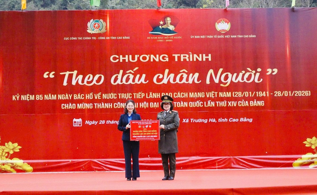 “Theo dấu chân Người” - ôn lại dấu mốc lịch sử thiêng liêng của dân tộc -0
