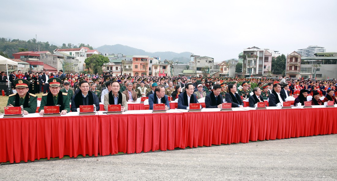 Cao Bằng cùng cả nước bước đi vững chắc trên con đường phát triển -0