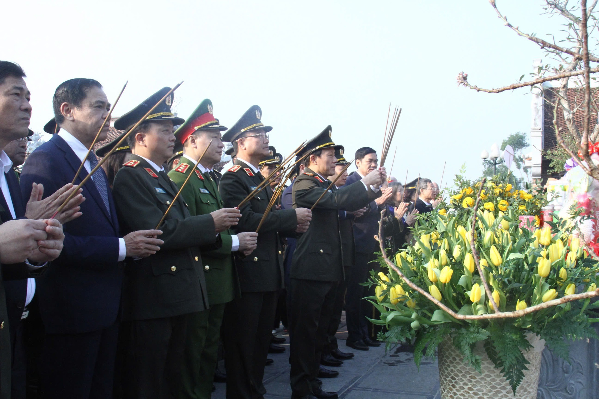 Bộ trưởng Lương Tam Quang dâng hoa, dâng hương tại Khu di tích Quốc gia đặc biệt Kim Liên -0