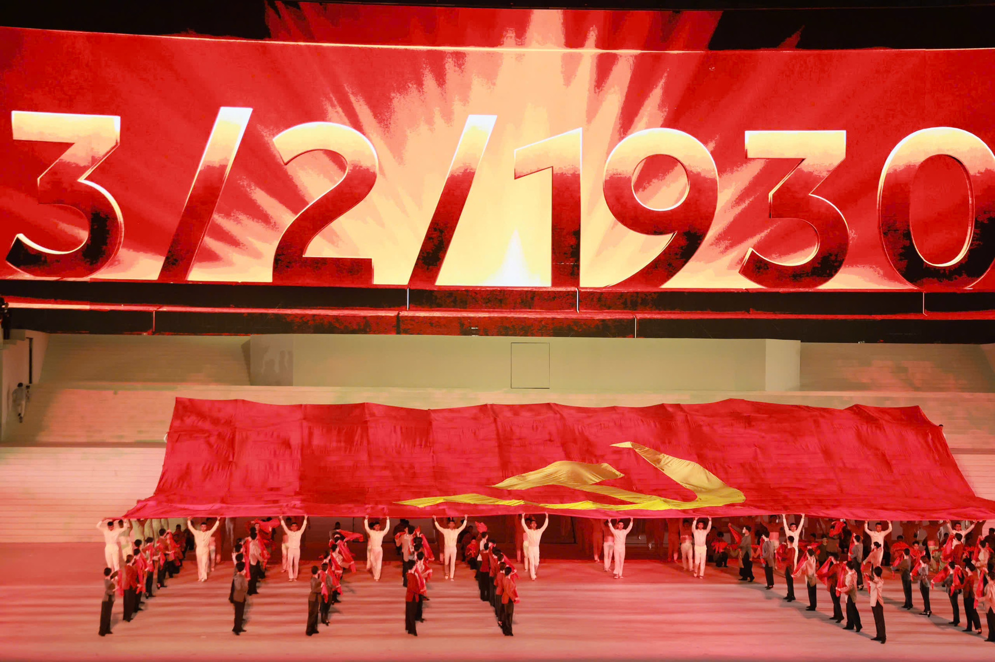 “Dưới lá cờ vẻ vang của Đảng” – Bản hùng ca chào mừng thành công Đại hội XIV -2