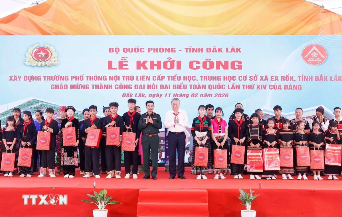 Tổng Bí thư: Bồi đắp nguồn nhân lực tại chỗ, từng bước nâng cao dân trí -0