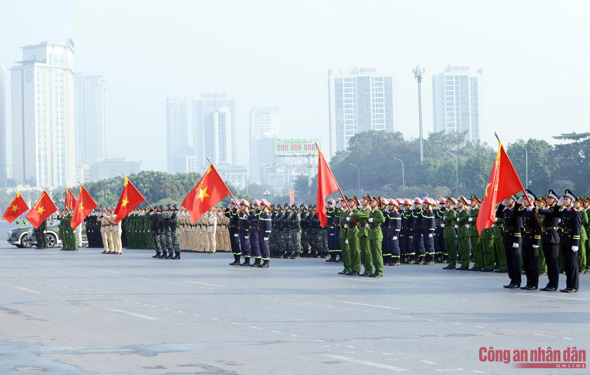 Trực tiếp tham gia Lễ xuất quân và diễn tập có gần 5.000 CBCS CAND. Các lực lượng đã tập luyện, huấn luyện nghiêm túc từ nhiều ngày qua để chuẩn bị cho buổi lễ.