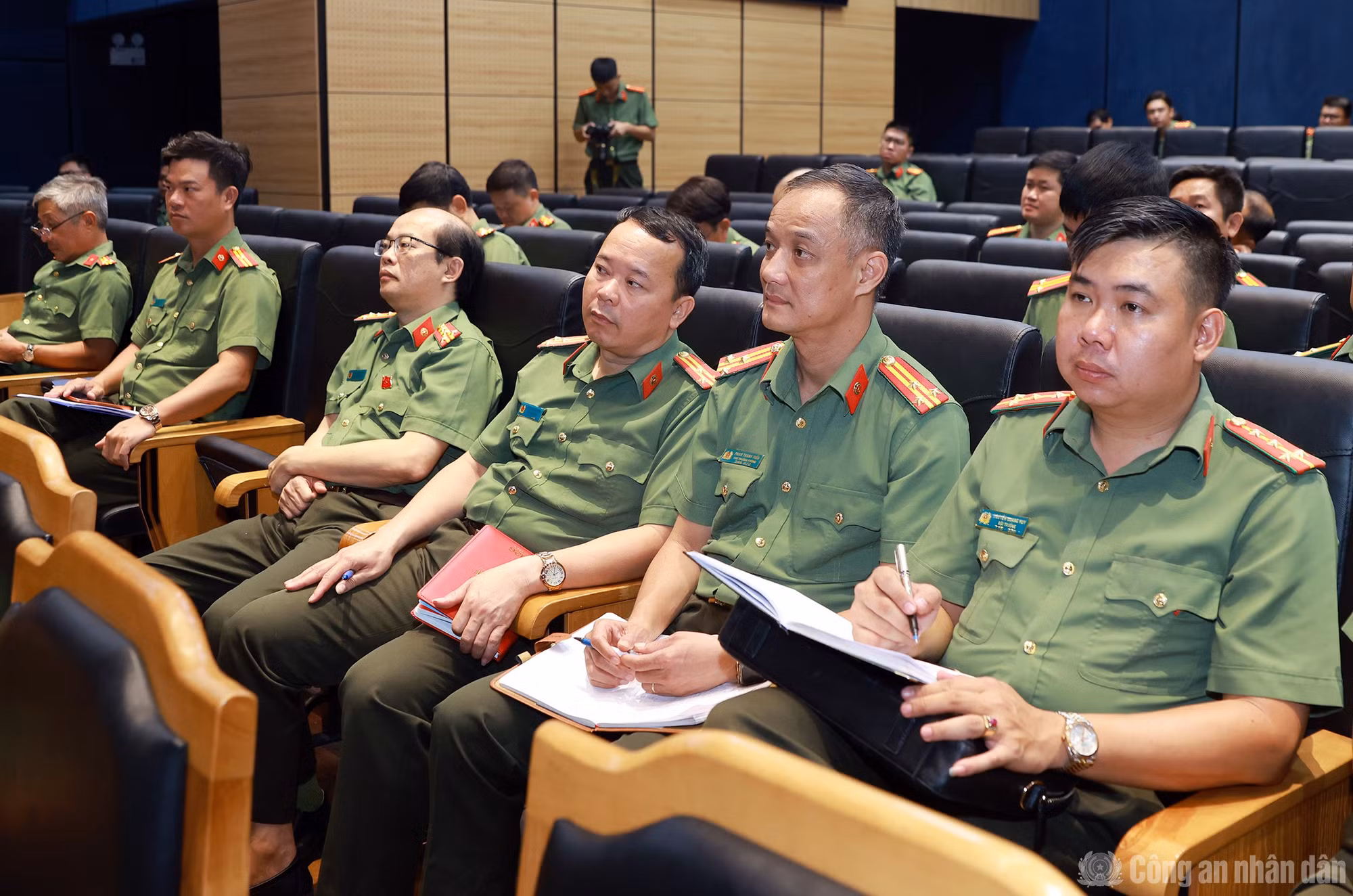 cand_br_k-ha3751.jpg