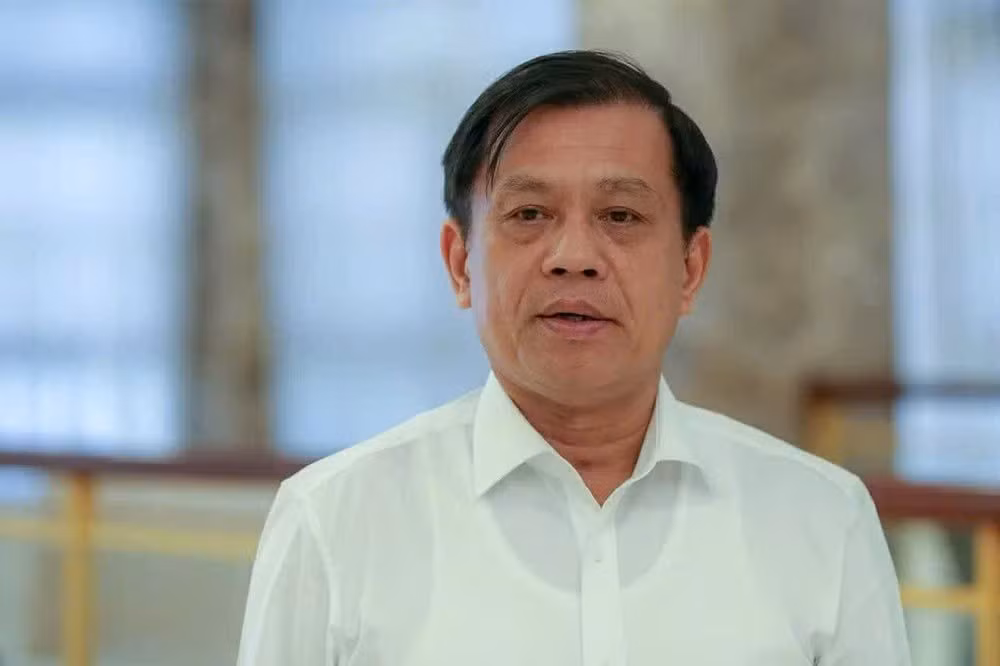 nguyen-ba-hoan.jpg