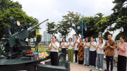 Tráng ca còn vọng trên đất mỏ
