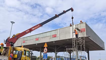 Bắt đầu tháo dỡ 4 trạm thu phí cầu Đồng Nai