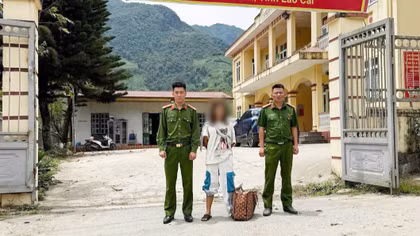 Thiếu nữ đi lạc hàng trăm km được Công an xã hỗ trợ về nhà