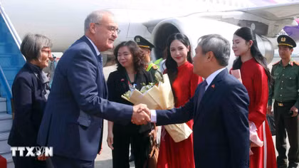 Tổng thống Liên bang Thụy Sĩ Guy Parmelin và Phu nhân bắt đầu thăm chính thức Việt Nam