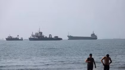 Mỹ tấn công ba tàu chở dầu Iran