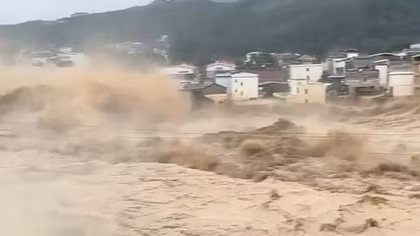 Mưa lớn do bão Maysak gây vỡ đập tại Trung Quốc