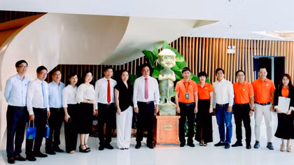 Phó Bí thư Thường trực Thành ủy Đà Nẵng thăm, làm việc với Tập đoàn FPT nhân ngày Doanh nhân Việt Nam 13/10