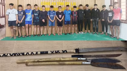 Bắt nhóm thanh thiếu niên mang hung khí, nẹt pô gây rối