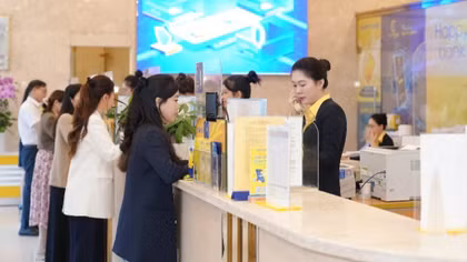 FiinRatings tiếp tục duy trì xếp hạng tín nhiệm Nam A Bank ở mức “A-” với triển vọng xếp hạng “ổn định”