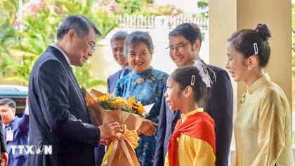 Thủ tướng Lê Minh Hưng gặp cộng đồng người gốc Việt và các cơ quan đại diện Việt Nam tại Campuchia