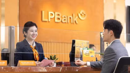 LPBank chủ động giảm lãi suất cho vay tới 2%/năm, bám sát chỉ đạo của Chính phủ