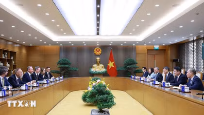 Thủ tướng Lê Minh Hưng tiếp Bộ trưởng Tài chính Luxembourg