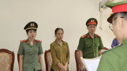 Bị khởi tố vì dùng hàn the để sản xuất bánh cuốn dai, giòn