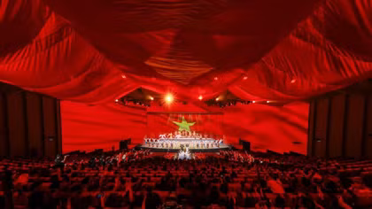 Người có công, người cao tuổi, học sinh, sinh viên được giảm 50% giá vé show “Đất Nước Thiên Hùng Ca”