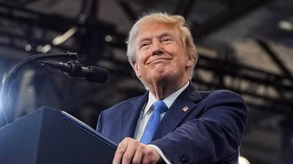 Tổng thống Mỹ Donald Trump gợi ý đổi tên eo biển Hormuz