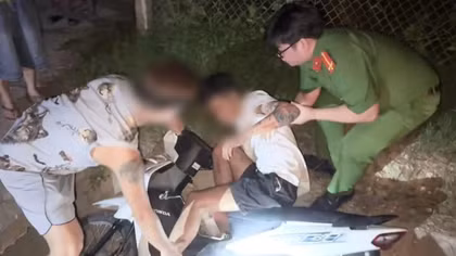 Kịp thời đưa thanh niên gặp nạn đi cấp cứu