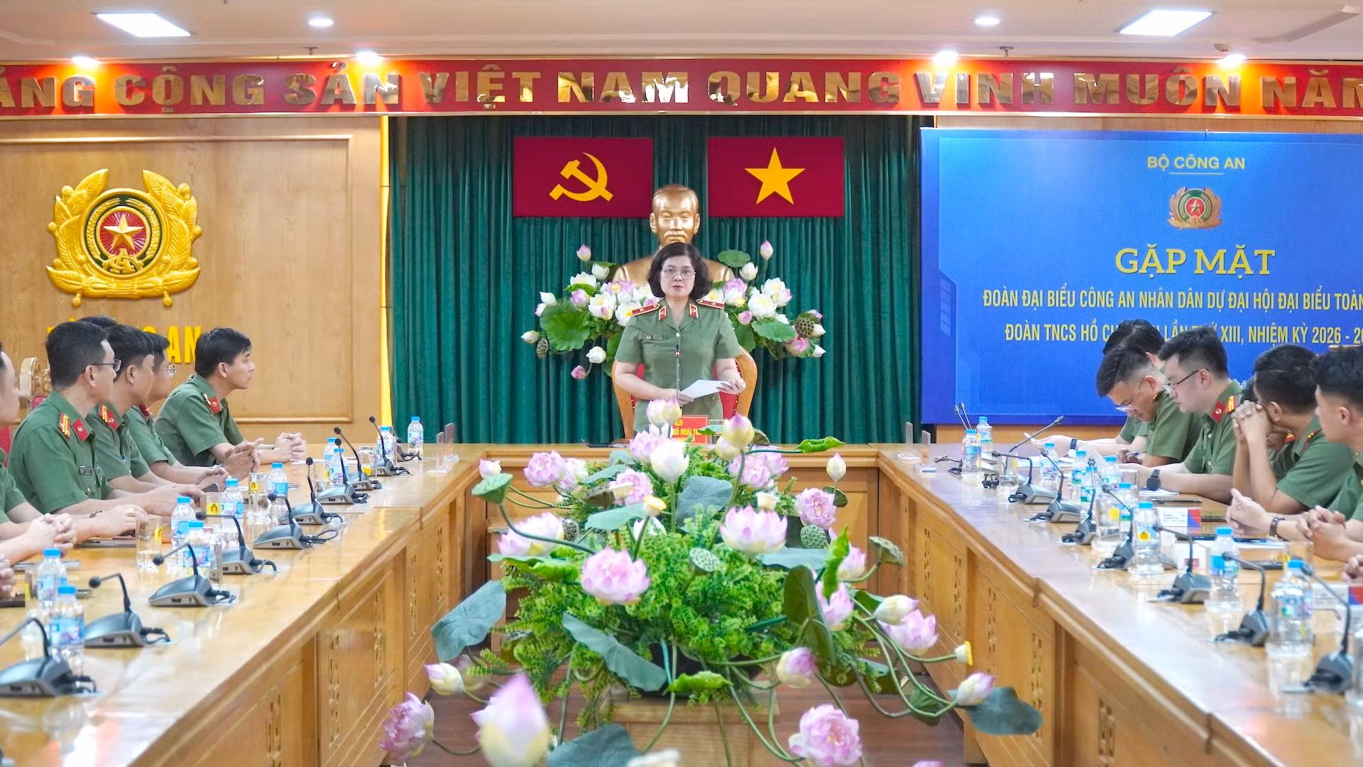 c-thu.jpg