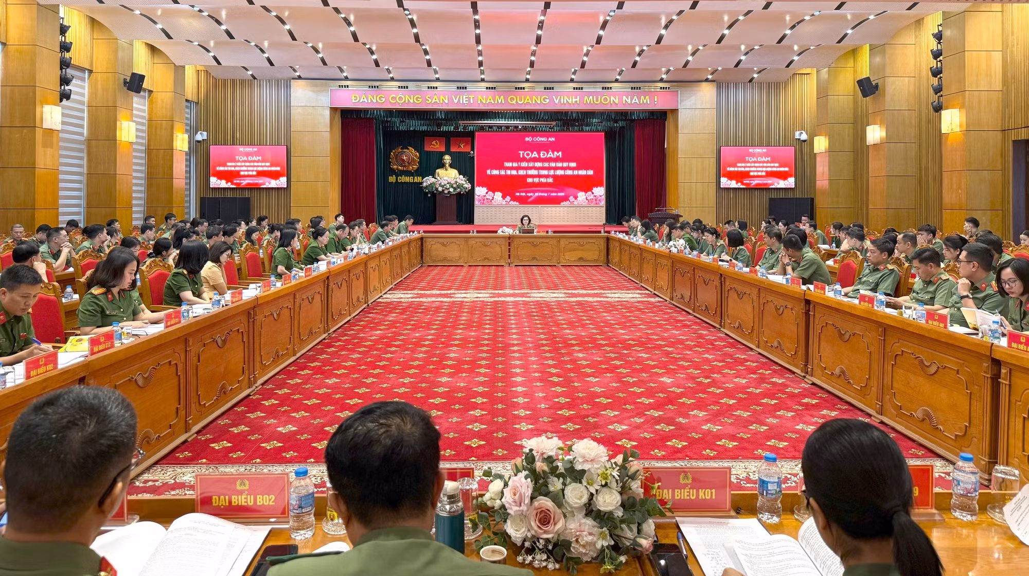 Quang cảnh tọa đàm