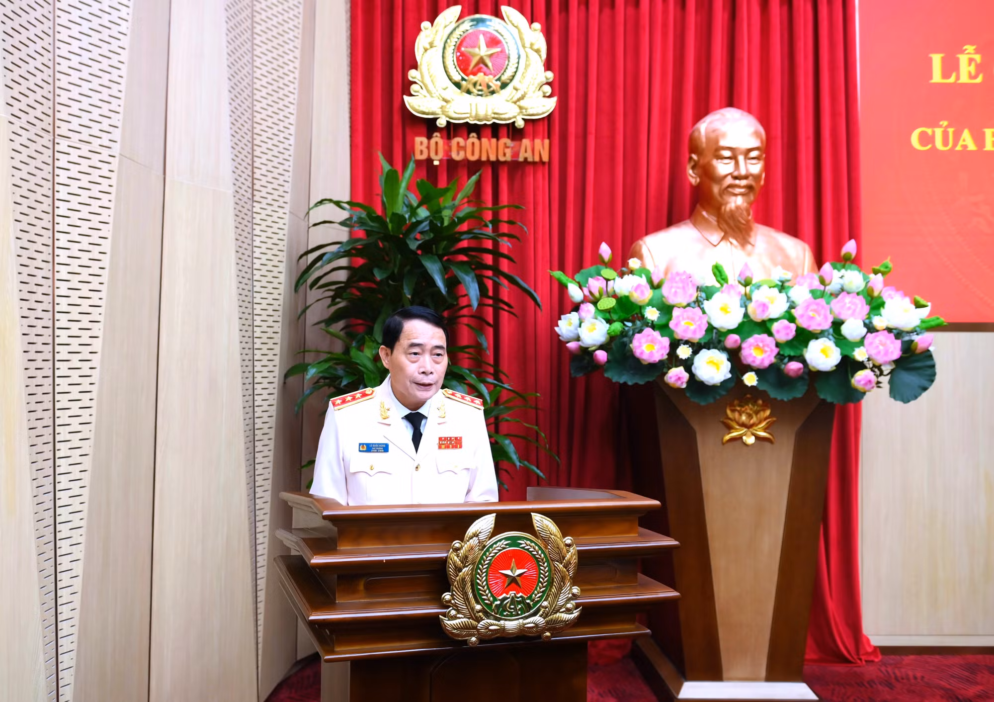 Thứ trưởng Lê Quốc Hùng phát biểu tại buổi lễ.