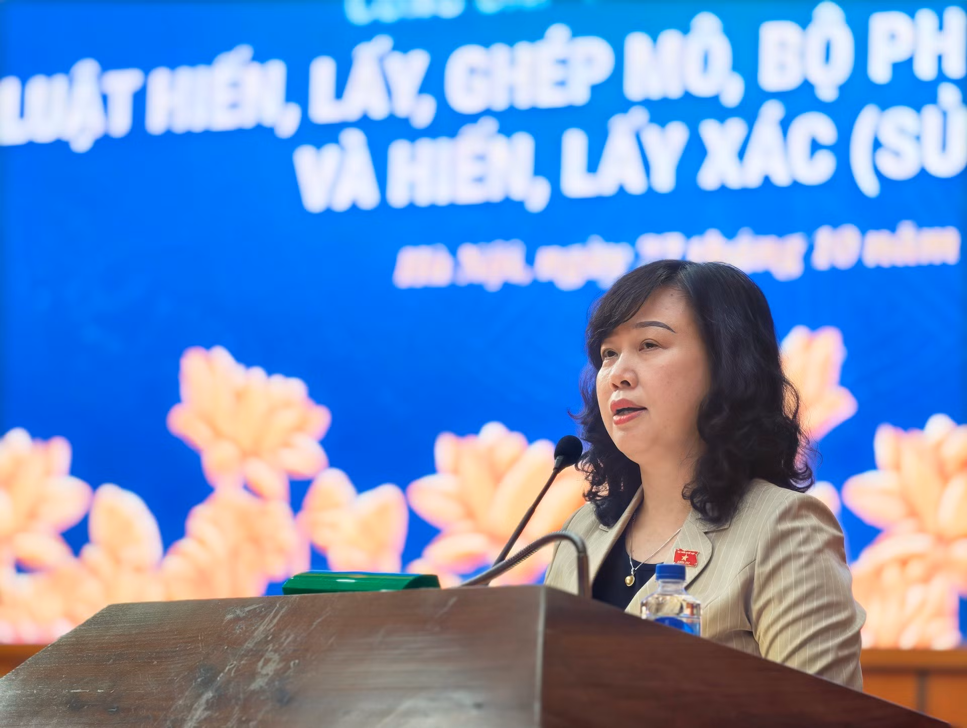 Bộ trưởng Bộ Y tế Đào Hồng Lan phát biểu tại buổi họp báo.