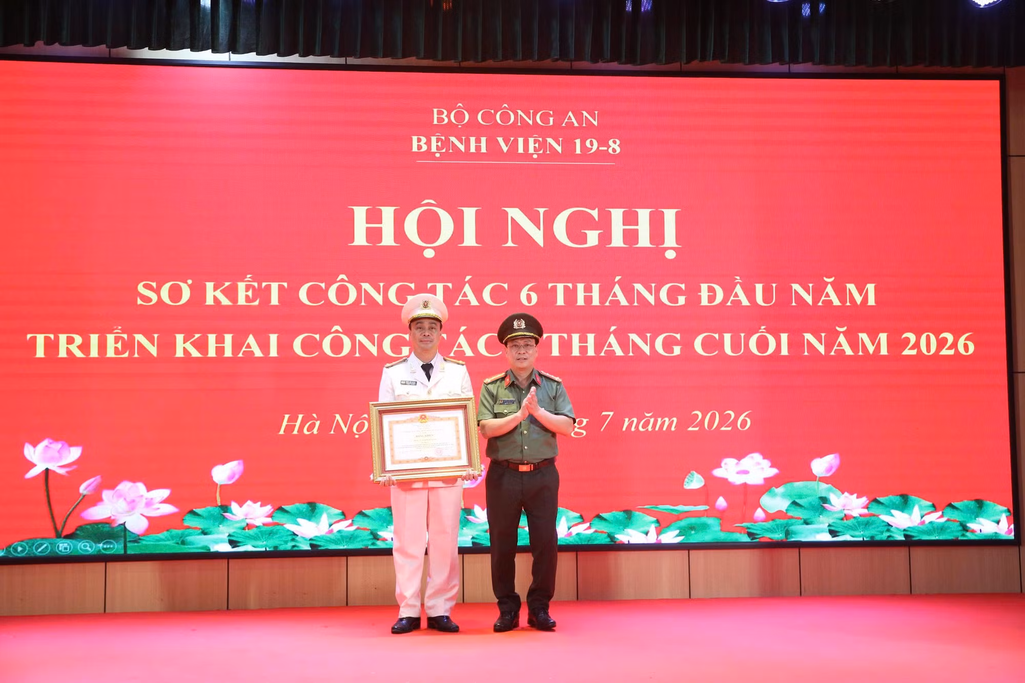 hoi-nghi-7.jpg