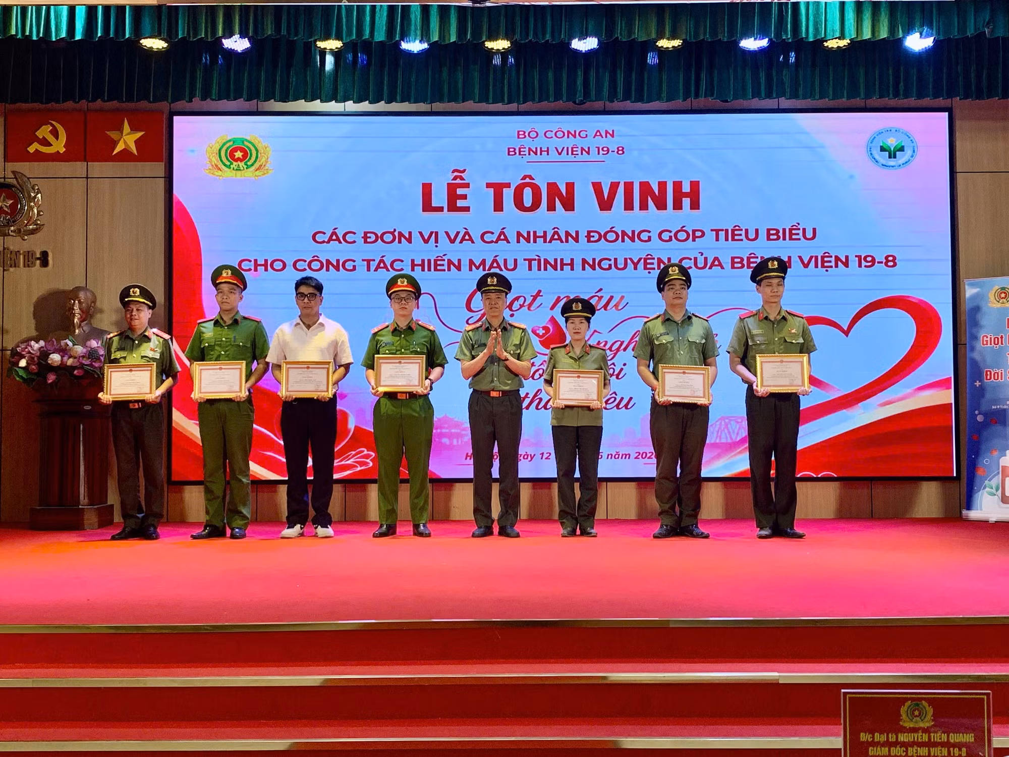 hien-mau-3.jpg