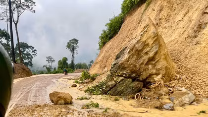 Mưa lớn khiến nhiều nơi ở Quảng Trị ngập lụt, sạt lở