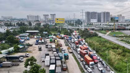 CSGT ra quân đảm bảo TTATGT ngày đầu nghỉ lễ Quốc khánh