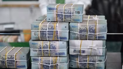 Phạt đến 500 triệu đồng ngân hàng ép khách vay vốn mua bảo hiểm 