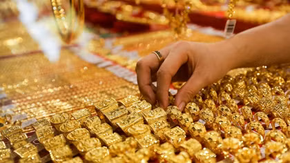 Chịu áp lực, giá vàng giảm mạnh