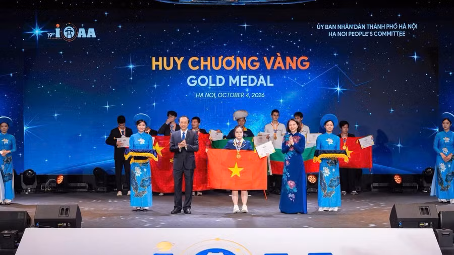Cô gái “vàng” Thiên văn học quốc tế và ước mơ trở thành bác sĩ