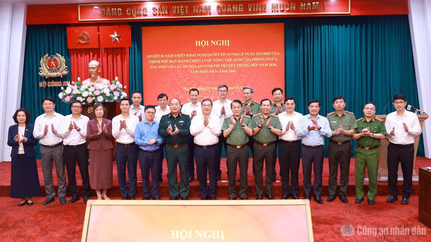 Xây dựng kịch bản ứng phó các đe doạ an ninh phi truyền thống 