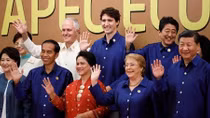 Bí mật về bộ trang phục mà Chủ tịch nước tặng các nhà lãnh đạo APEC