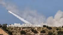Hứng 150 rocket của Hamas, Israel dội bão lửa vào Dải Gaza