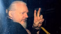 Anh kết án ông chủ WikiLeaks 50 tuần tù giam