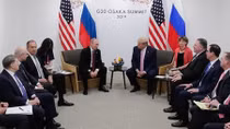 Ông Putin khen Tổng thống Mỹ tài năng, mời đến Moscow xem duyệt binh chiến thắng